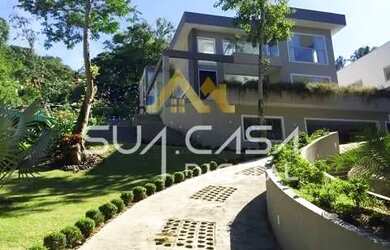 Imagem: A casa em condomínio possui 4 Dormitórios, 5 Banheiros, 3