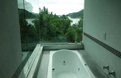 Imagem 12: Casa cinematográfica em condomínio fechado no Guarujá