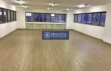 Imagem: O depósito possui 1 Vaga na garagem e 114m² de Área e está