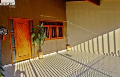 Imagem: A casa em condomínio possui 2 Dormitórios, 1 Banheiro, 2 Vagas