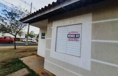 Imagem: A casa em condomínio possui 2 Dormitórios, 1 Banheiro, 2 Vagas