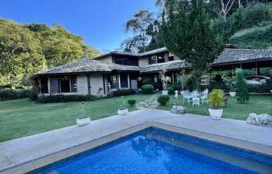 Imagem: A casa em condomínio possui 5 Dormitórios, 5 Banheiros, 4