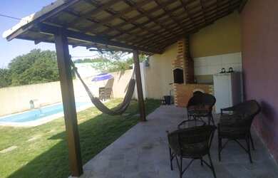 Imagem: A casa possui 2 Dormitórios, 1 Banheiro, 5 Vagas na garagem