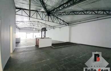 Imagem: O depósito possui 2 Vagas na garagem, 620m² de Área e está