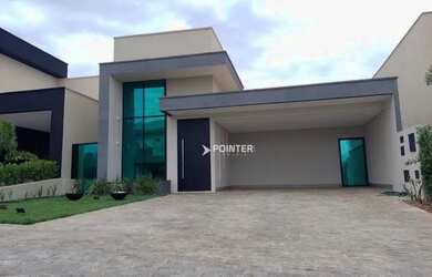 Imagem: A casa em condomínio possui 3 Dormitórios, 4 Banheiros e 209m²