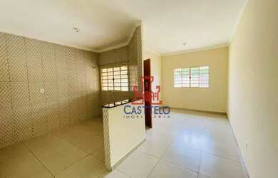 Imagem: A casa possui 3 Dormitórios, 1 Banheiro, 2 Vagas na garagem