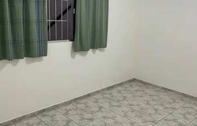 Imagem: A casa possui 1 Dormitório, 1 Banheiro, Imóvel novo e está