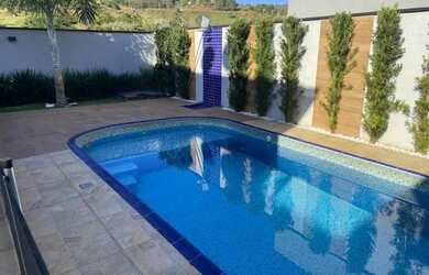 Imagem 3: Sobrado no Condomínio Terras de Atibaia em Atibaia SP. Piscina, área...