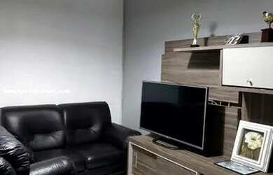 Imagem: A casa possui 3 Dormitórios, 2 Banheiros, 3 Vagas na garagem