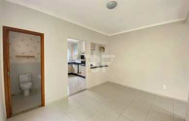 Imagem 9: Casa à venda ou locação por R$ 3.900/mês - Condomínio Portal das...