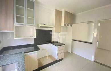 Imagem 13: Casa à venda ou locação por R$ 3.900/mês - Condomínio Portal das...