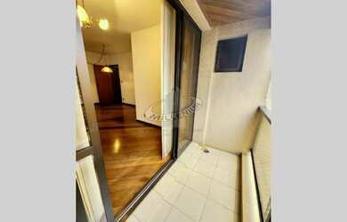 Imagem: O apartamento possui 3 Dormitórios, 1 Banheiro, 1 Vaga na garagem