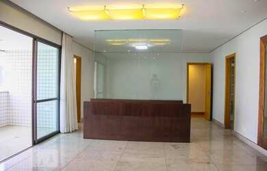 Imagem: O apartamento possui 4 Dormitórios, 4 Banheiros, 3 Vagas na