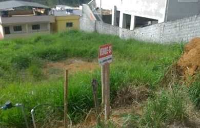 Imagem: O terreno possui 300m² de Área e está localizado em Ubá