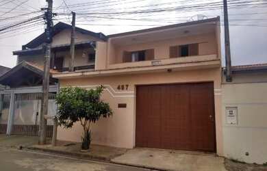 Imagem: A casa à venda possui 3 Dormitórios, 2 Banheiros, 2 Vagas