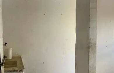 Imagem: A casa possui 1 Dormitório, 1 Banheiro e está localizado