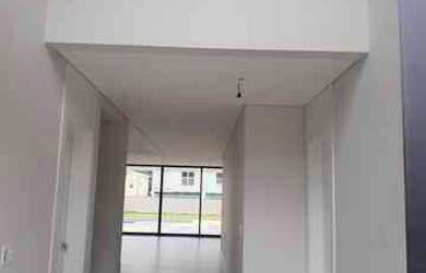 Imagem 3: CASA NOVA ALTO PADRÃO. Piscina, Churrasqueira, Área de serviçoeLareira