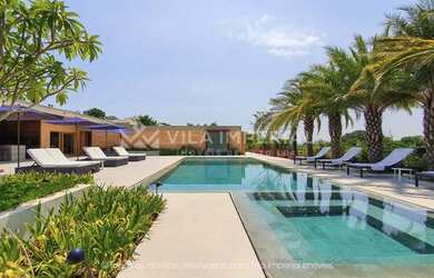 Imagem: A casa em condomínio possui 5 Dormitórios, 5 Banheiros, 5