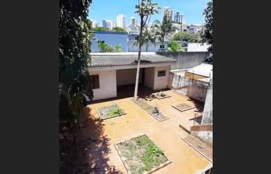 Imagem: O depósito possui 5 Vagas na garagem, 250m² de Área e está