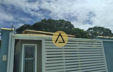 Imagem: A casa possui 2 Dormitórios, 2 Banheiros, 2 Vagas na garagem