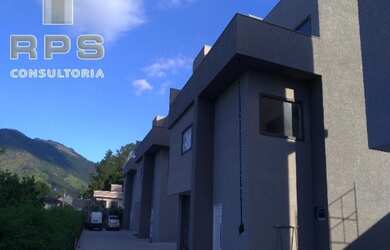 Imagem: A casa em condomínio possui 4 Dormitórios, 5 Banheiros, 4