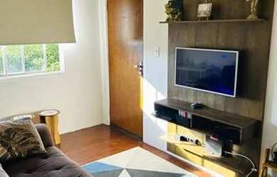 Imagem: O apartamento possui 2 Dormitórios, 1 Banheiro, 1 Vaga na garagem