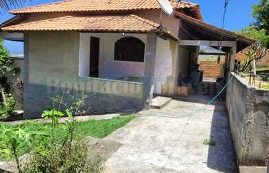 Imagem: A casa possui 2 Dormitórios, 2 Banheiros, 3 Vagas na garagem