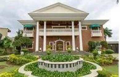 Imagem: A casa em condomínio possui 5 Dormitórios, 5 Banheiros, 5