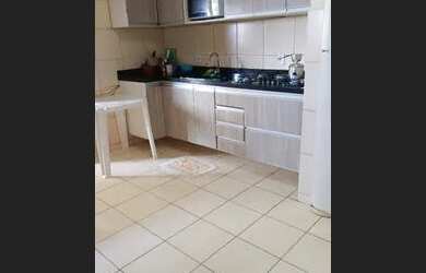 Imagem: O apartamento possui 2 Dormitórios, 1 Banheiro, 2 Vagas na