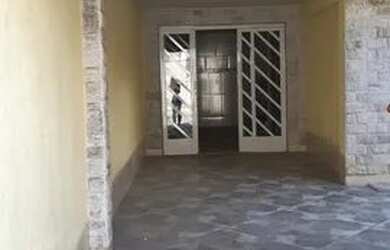 Imagem: A casa em condomínio possui 3 Dormitórios, 2 Banheiros, 2