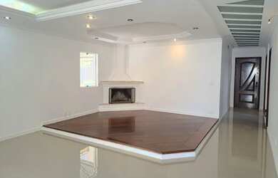 Imagem: A casa em condomínio possui 4 Dormitórios, 3 Banheiros, 2