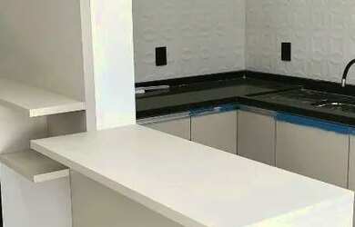 Imagem: O apartamento possui 1 Dormitório, 1 Banheiro, 1 Vaga na garagem