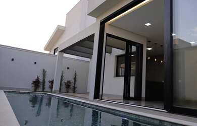 Imagem 1: Casa de condomínio para venda tem 187 metros quadrados com 3 quartos em Novo Mundo - Uberl