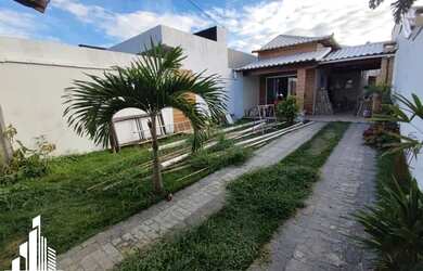 Imagem: A casa possui 2 Dormitórios, 1 Banheiro, 1 Vaga na garagem