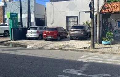 Imagem: A casa possui 5 Dormitórios, 400m² de Área e está localizado