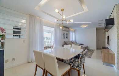 Imagem: O apartamento possui 3 Dormitórios, 2 Banheiros, 2 Vagas na