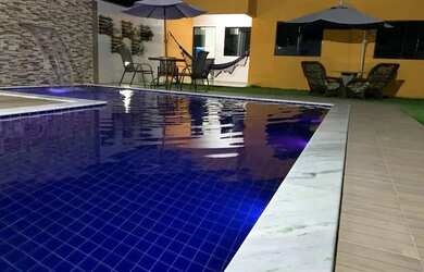 Imagem: A casa possui 3 Dormitórios, 3 Banheiros, 1 Vaga na garagem