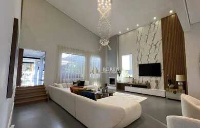 Imagem: A casa em condomínio possui 5 Dormitórios, 5 Banheiros, 5