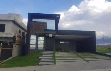 Imagem: A casa possui 3 Dormitórios, 1 Banheiro, 360m² de Área e