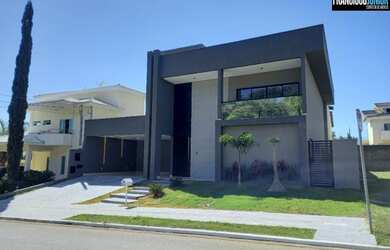 Imagem 2: Sobrado no Jardins Madri, Alto Padrão, 4 Suítes, Piscina, Novo, Oportunidade