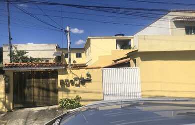 Imagem: A casa possui 2 Dormitórios, 1 Banheiro, 4 Vagas na garagem