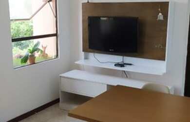 Imagem: O apartamento possui 2 Dormitórios, 1 Banheiro, 1 Vaga na garagem