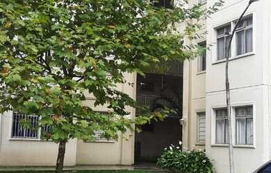 Imagem: O apartamento possui 2 Dormitórios, 1 Banheiro, 1 Vaga na garagem