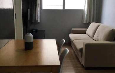 Imagem: O apartamento possui 2 Dormitórios, 1 Banheiro, 1 Vaga na garagem