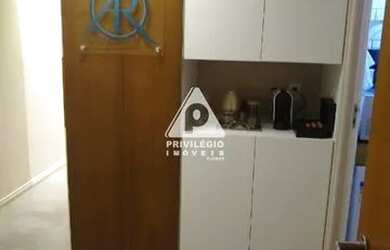 Imagem: O depósito possui 1 Vaga na garagem e 70m² de Área e está