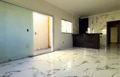 Imagem: A casa possui 2 Dormitórios, 1 Banheiro, 2 Vagas na garagem