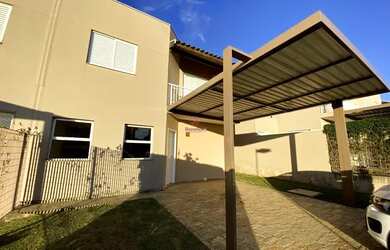 Imagem: A casa em condomínio possui 3 Dormitórios, 3 Banheiros, 2