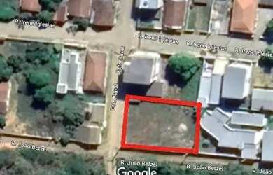 Imagem: O terreno possui 600m² de Área e está localizado em Luiz