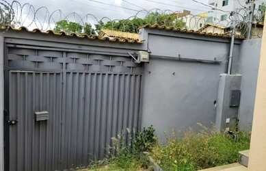 Imagem: A casa possui 2 Dormitórios, 1 Banheiro e está localizado