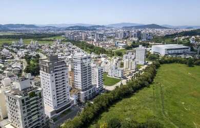 Imagem: O apartamento possui 3 Dormitórios, 2 Banheiros, 1 Vaga na